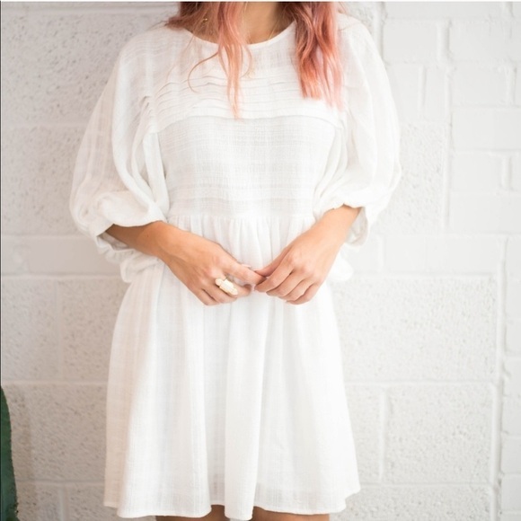 Free the Roses Dresses & Skirts - 𝅺Free the Roses batwing white boho dress